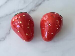Vintage Ceramic Strawberry Salt & Pepper Shakers | Kitschy Fruit Kitchen Decor